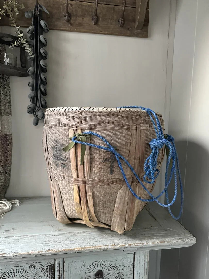 Antieke originele Aziatische mand - My Sober Home