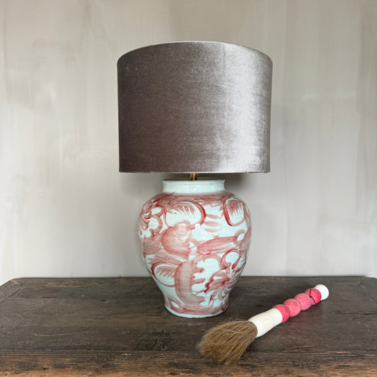 Chinese pot tafellamp van roze-wit porselein
