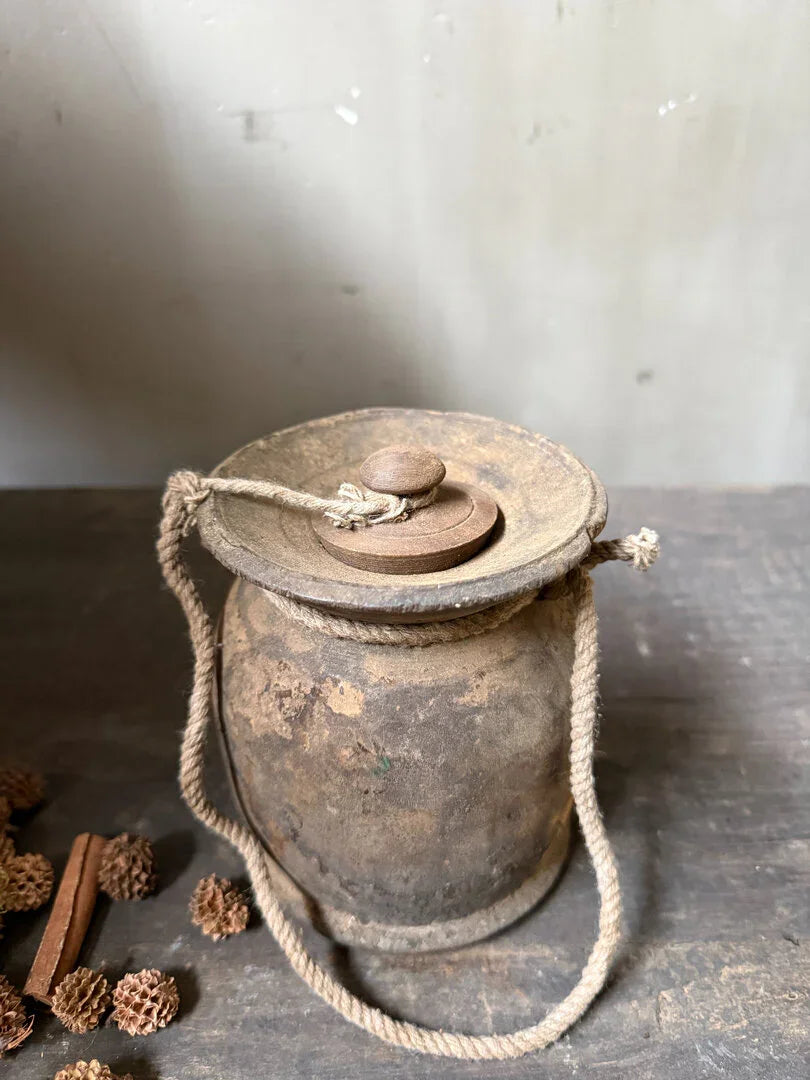 Oud Nepalees kruikje met deksel - My Sober Home