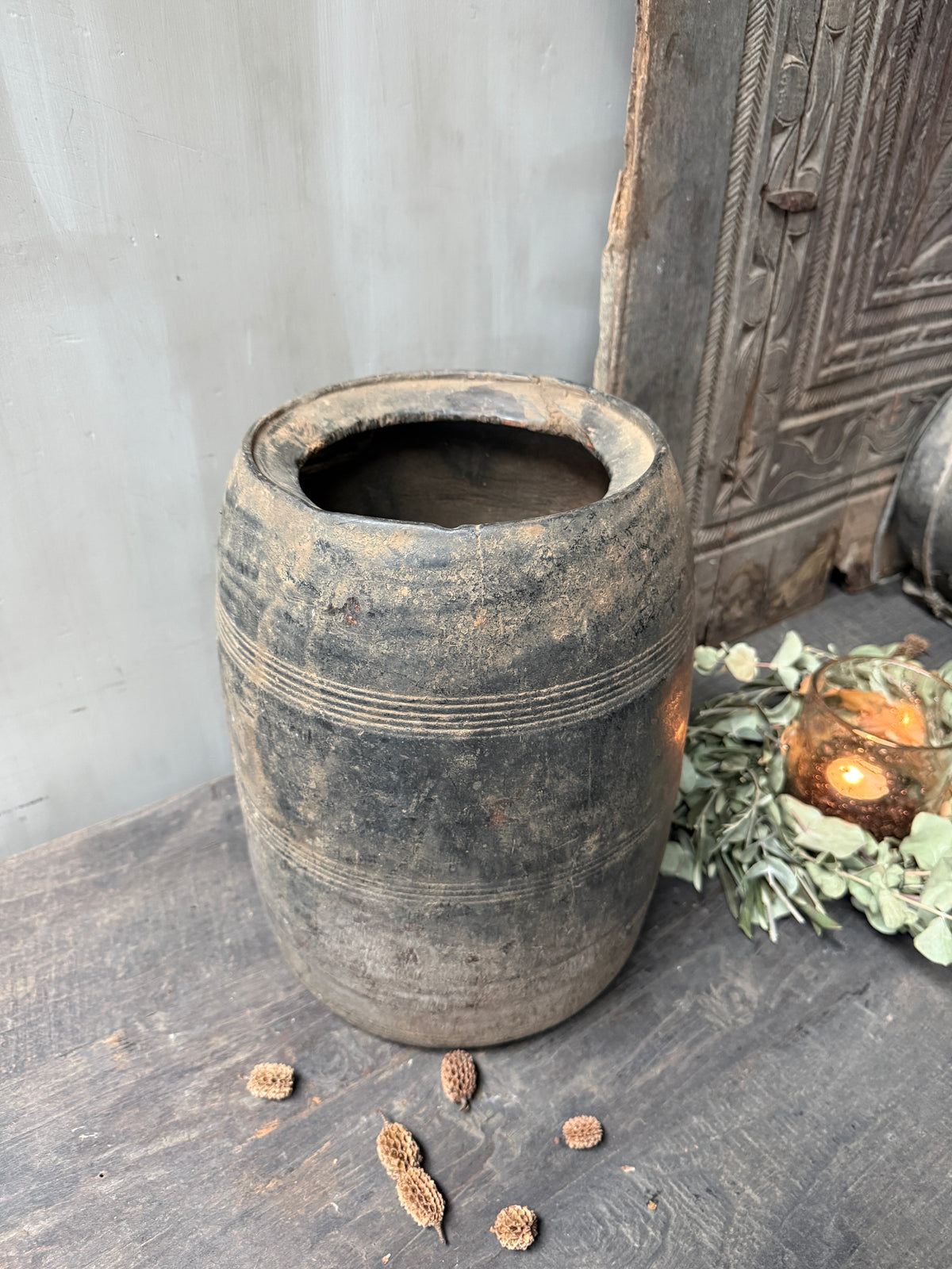 Wooden pot