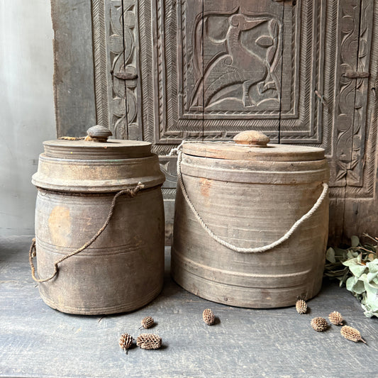 Oude Indiase houten voorraadton