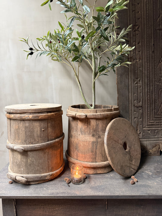 Authentic old wooden churn / butter churn 2