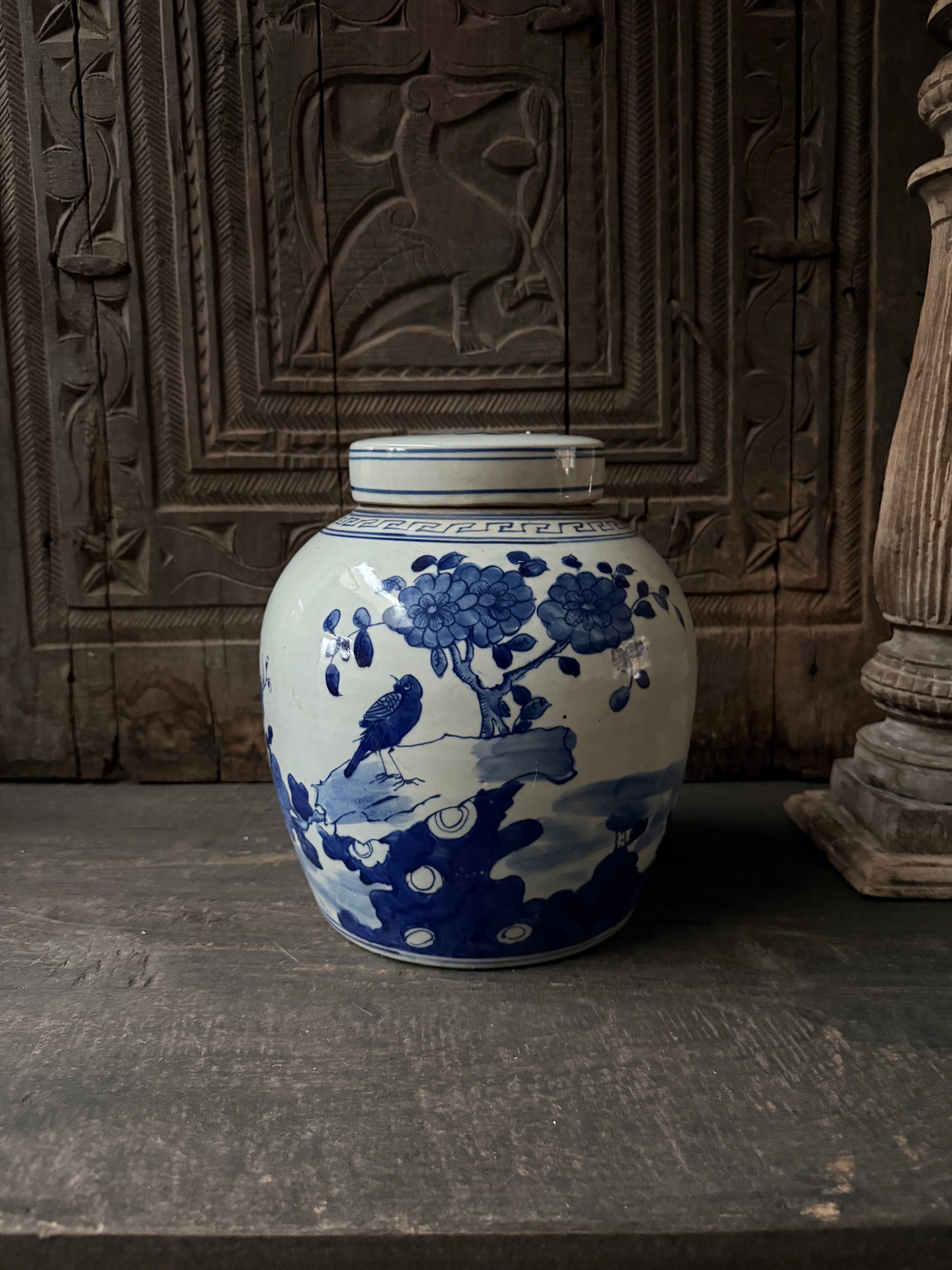 Altes chinesisches Ingwergefäß mit Deckel