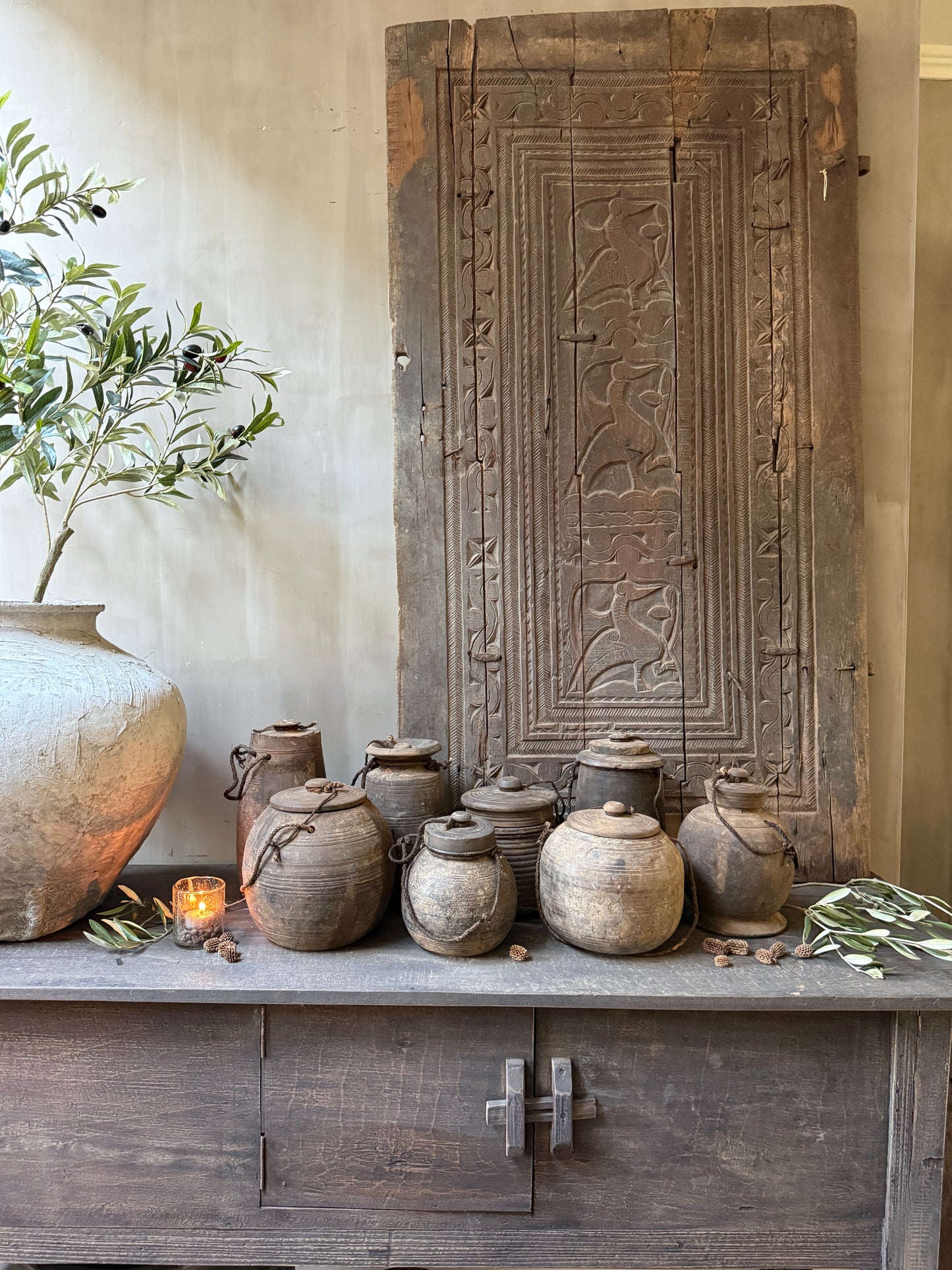 Wooden jar with lid