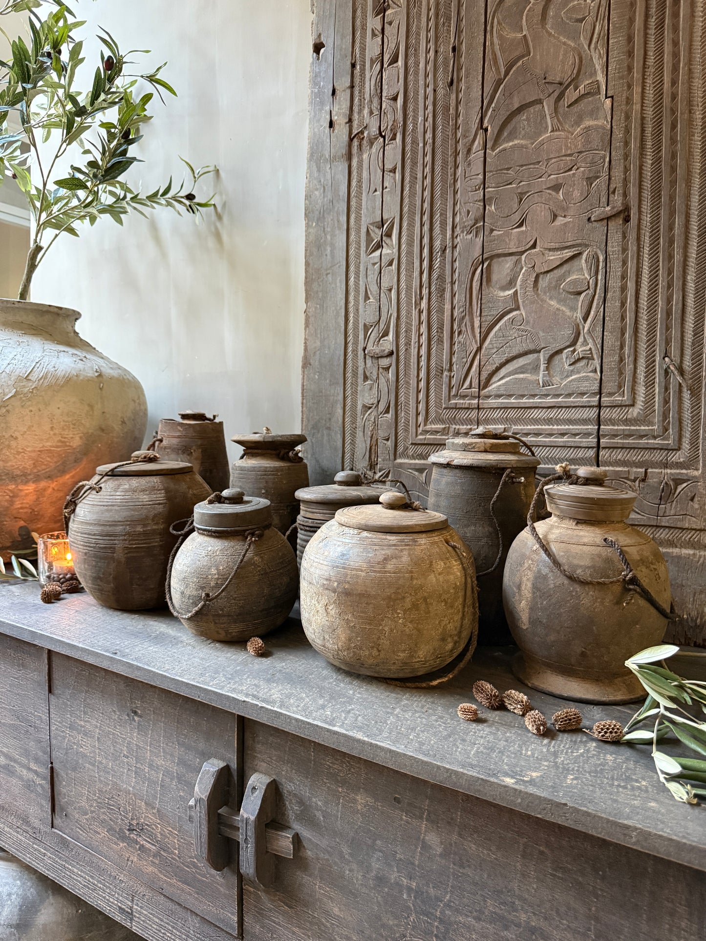 Wooden jar with lid