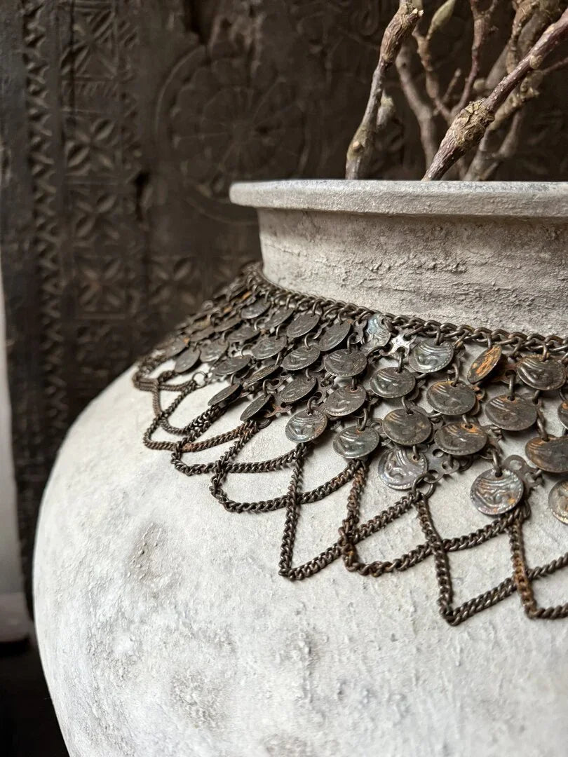 Kruikketting Lin - My Sober Home