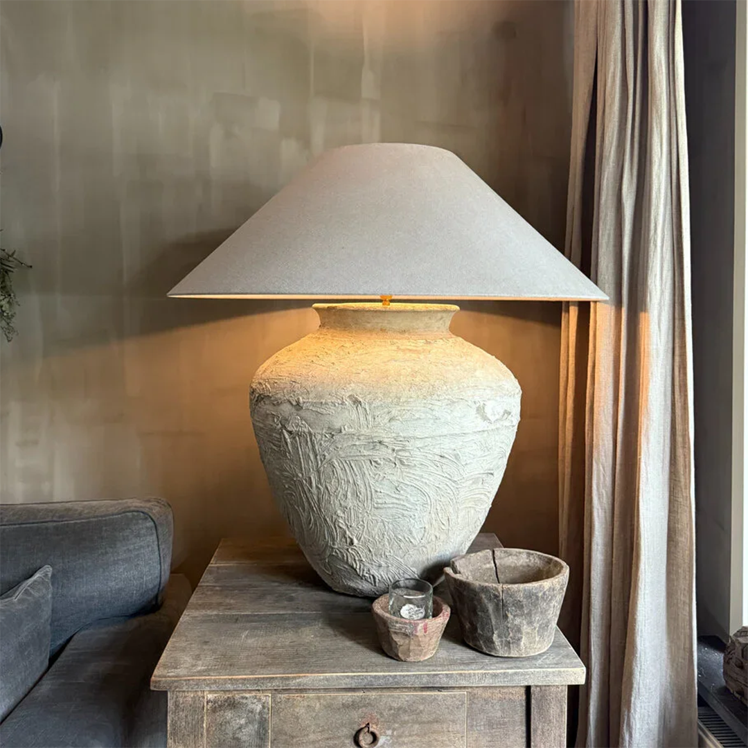 Deko-Set mit Wasserkrug-Lampe und beigem Schirm
