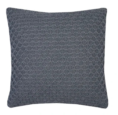 Grijs sierkussen met gebreide structuur, landelijk en handgemaakt, My Sober Home woonaccessoire