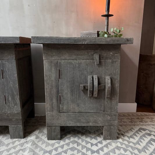 Nachtkastje old barn linksdraaiend deurtje