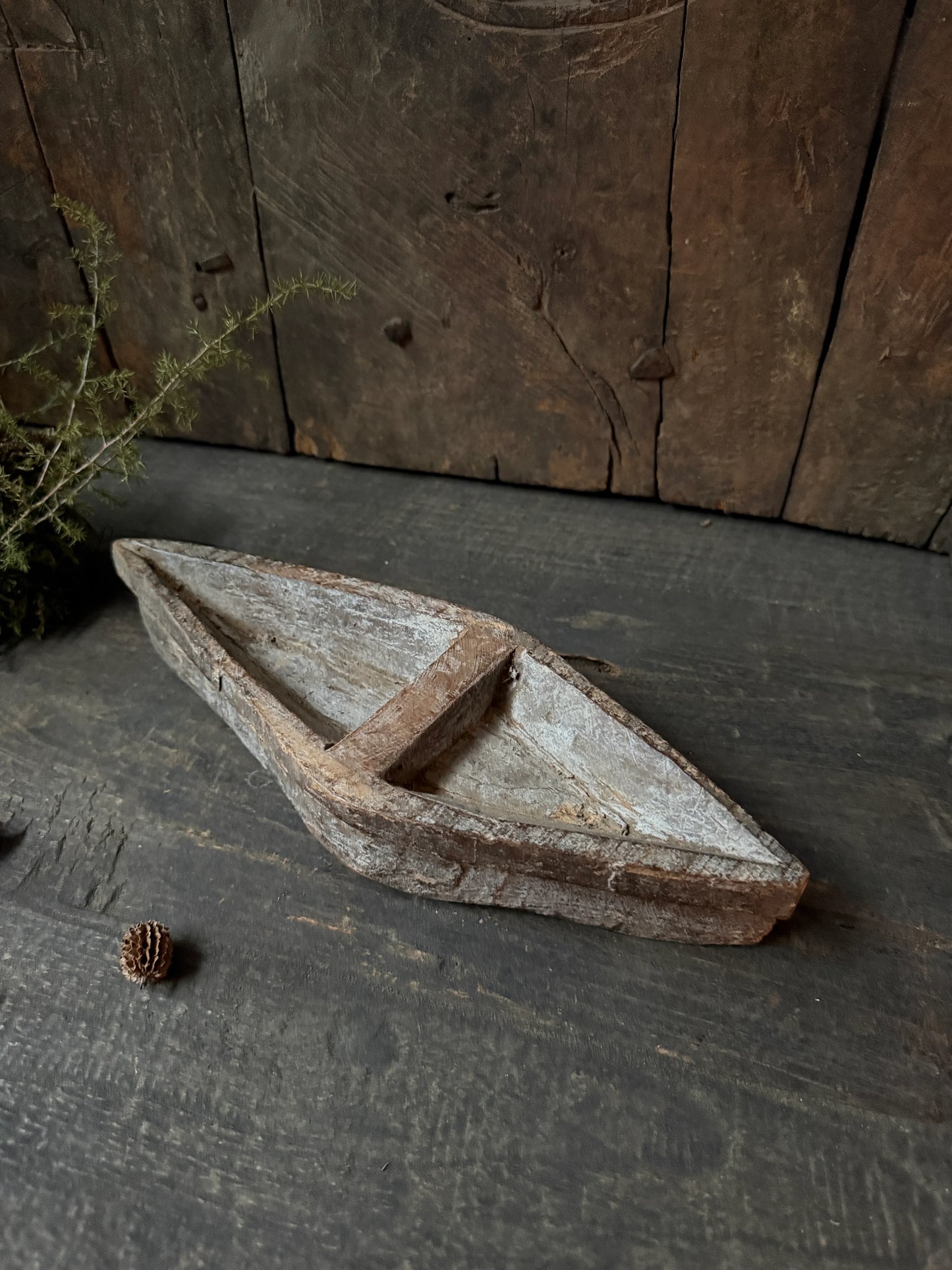 Authentieke handgemaakte houten schaal in landelijke stijl, My Sober Home woonaccessoire