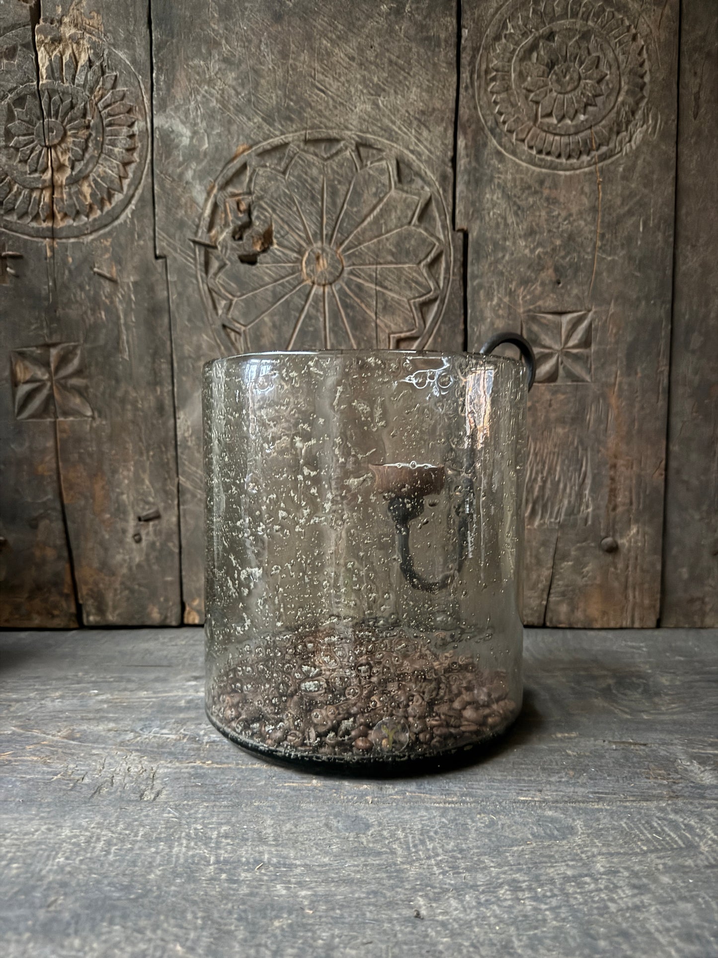 Handgemaakt windlicht glas met luchtbellen en koffiebonen, sober landelijk interieurdecoratie