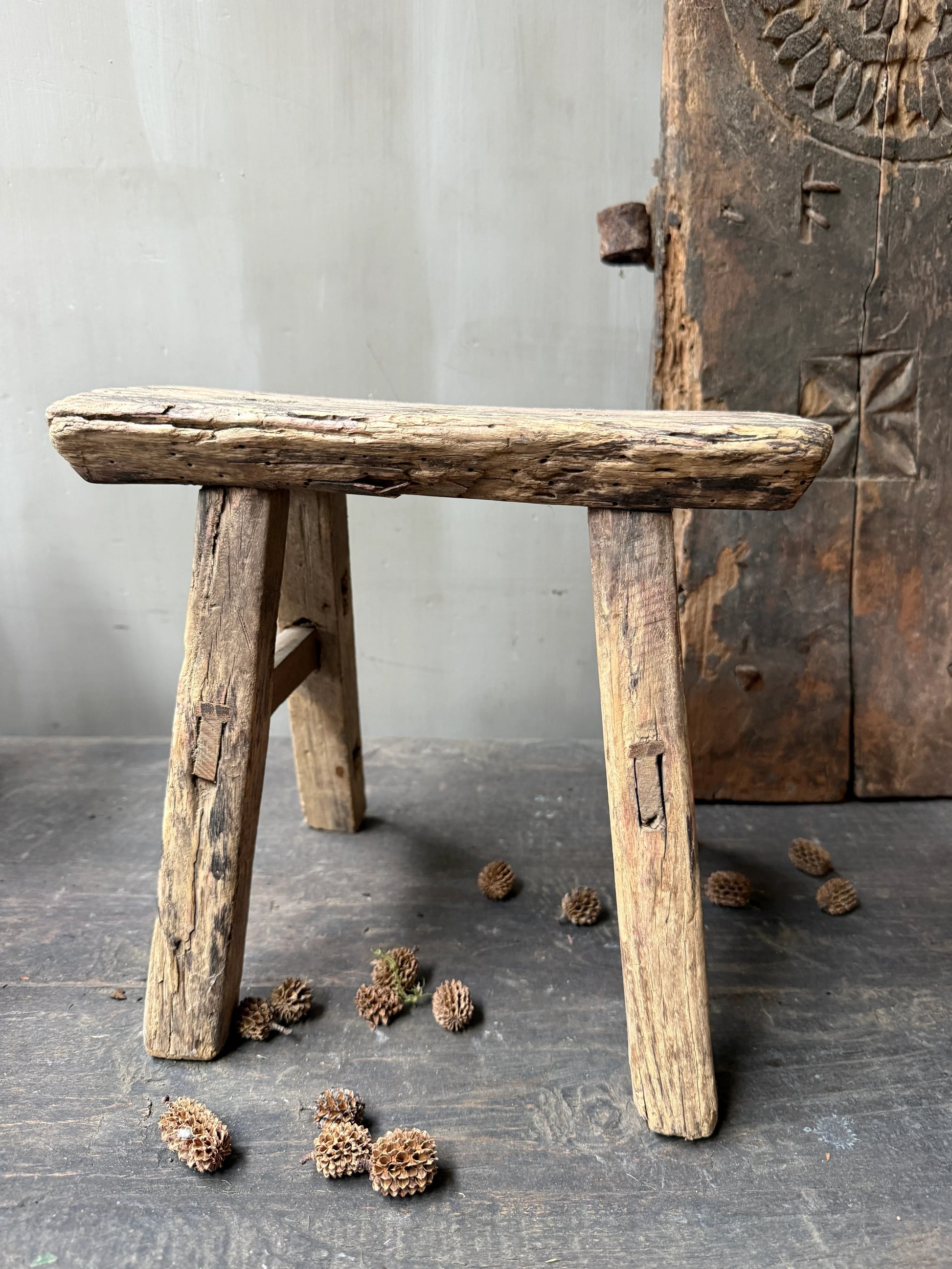 Authentiek handgemaakt houten babykrukje, landelijk en sober, My Sober Home woonaccessoire