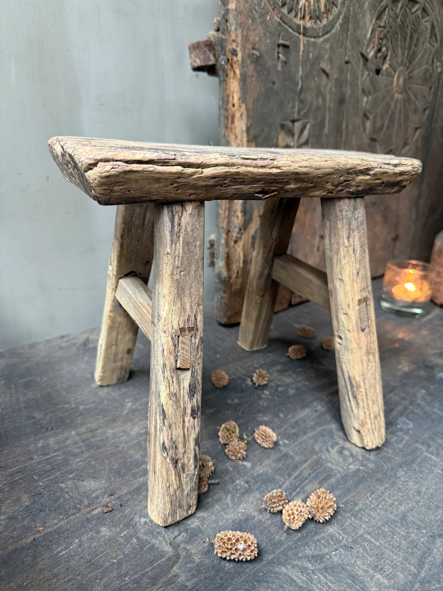 Authentiek handgemaakt houten babykrukje, landelijk en sober interieur, My Sober Home