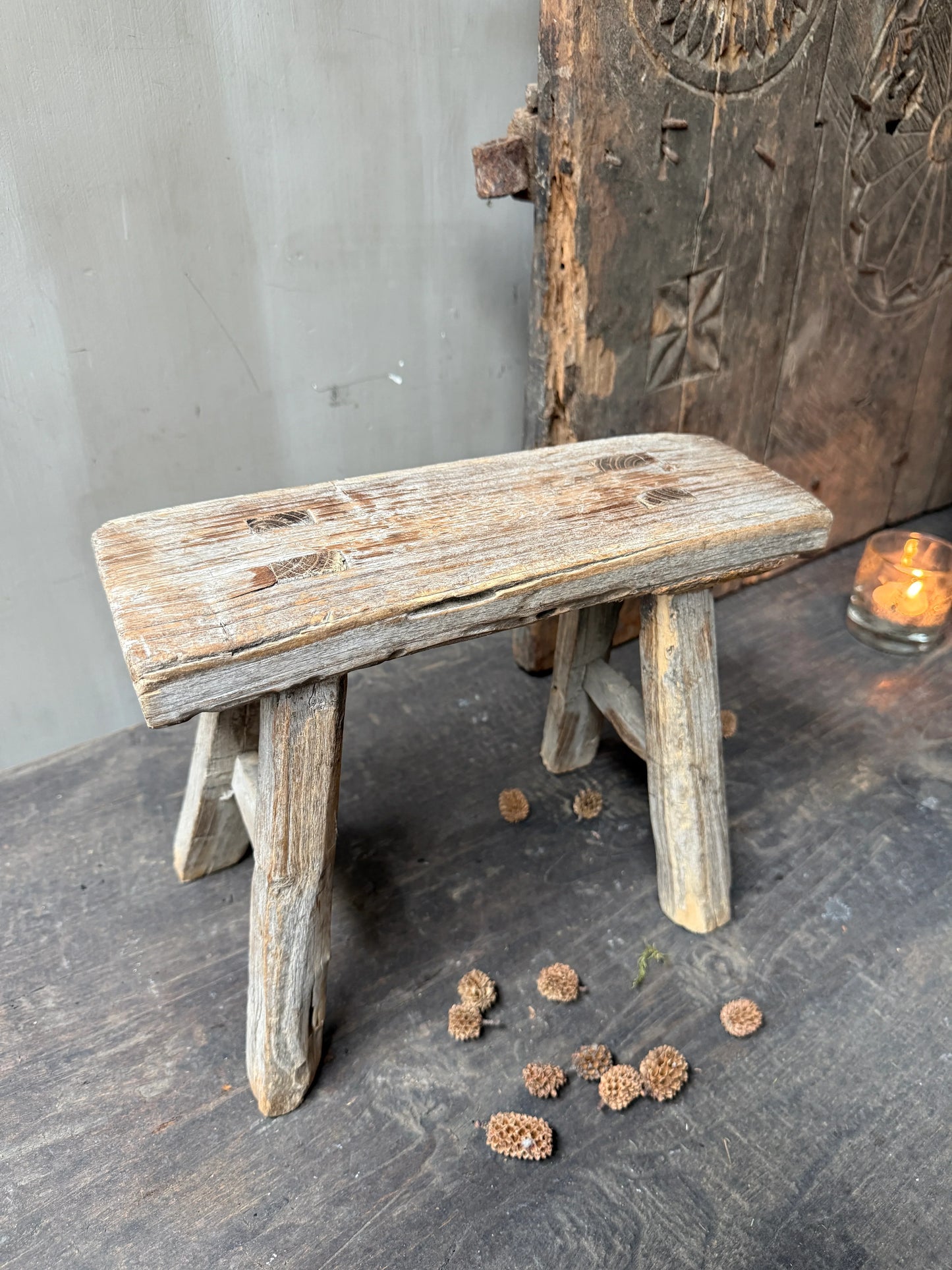 Antiek vensterbank / baby krukje - My Sober Home