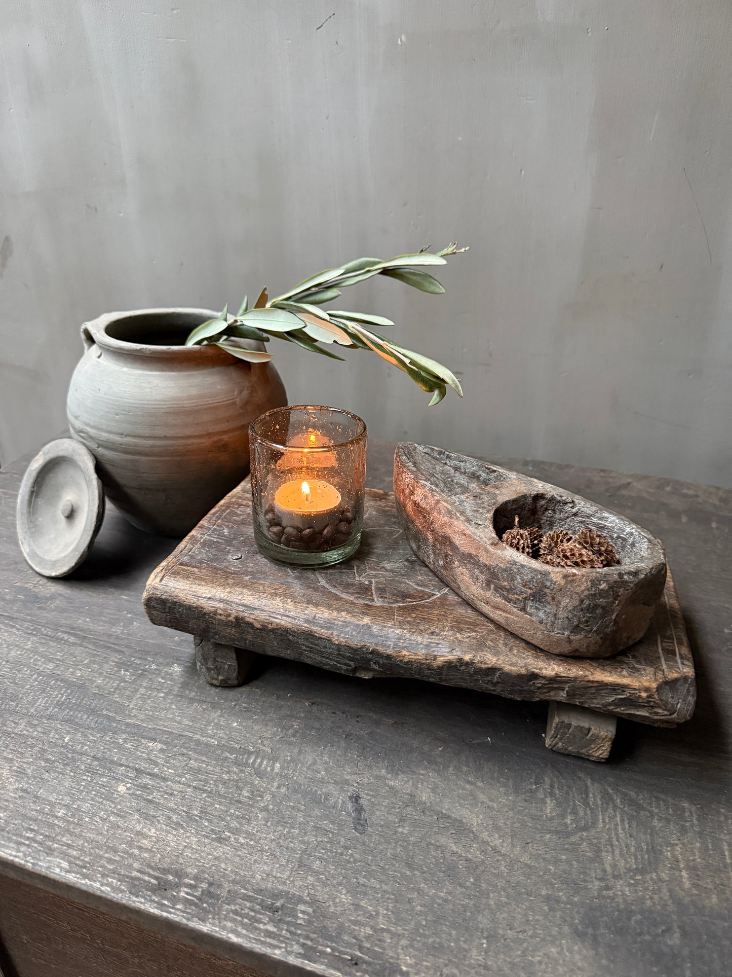 Innendekorationsset aus nepalesischen Krügen