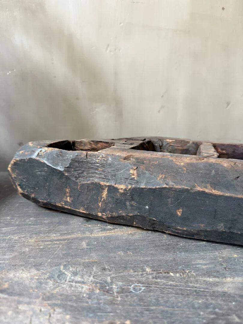 Authentiek houten bakje met vakjes, handgemaakt, rustiek en sober woonaccessoire uit India