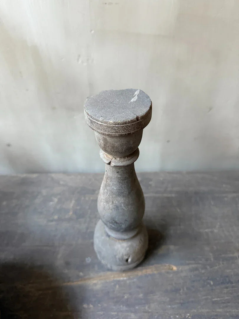 Authentieke houten baluster, handgemaakt, landelijke woondecoratie My Sober Home
