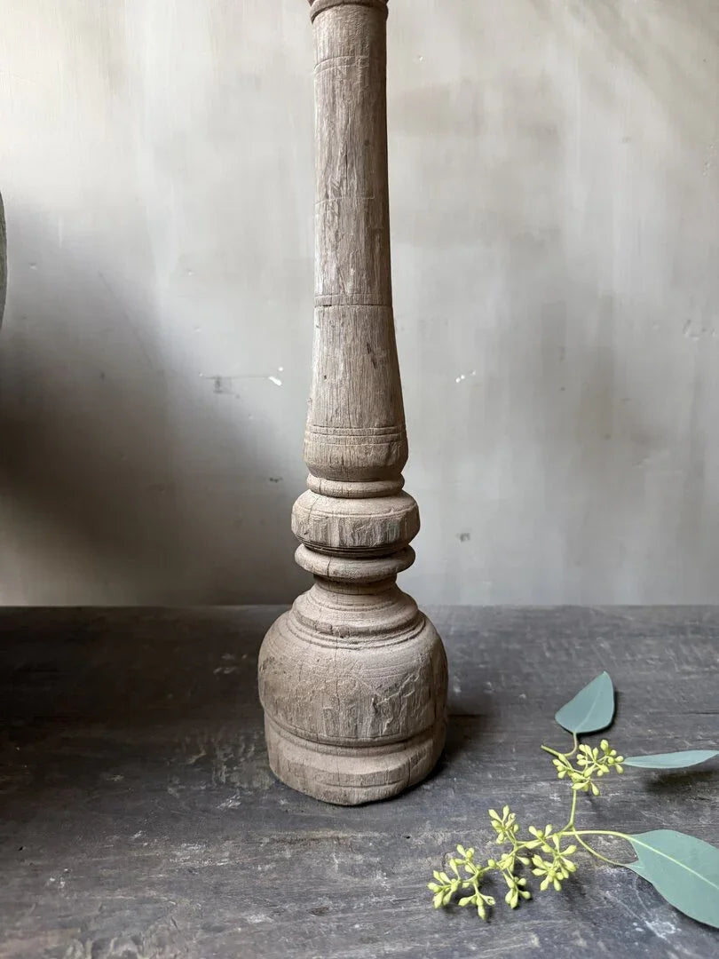Authentieke houten baluster, handgemaakt, landelijke woonaccessoire My Sober Home