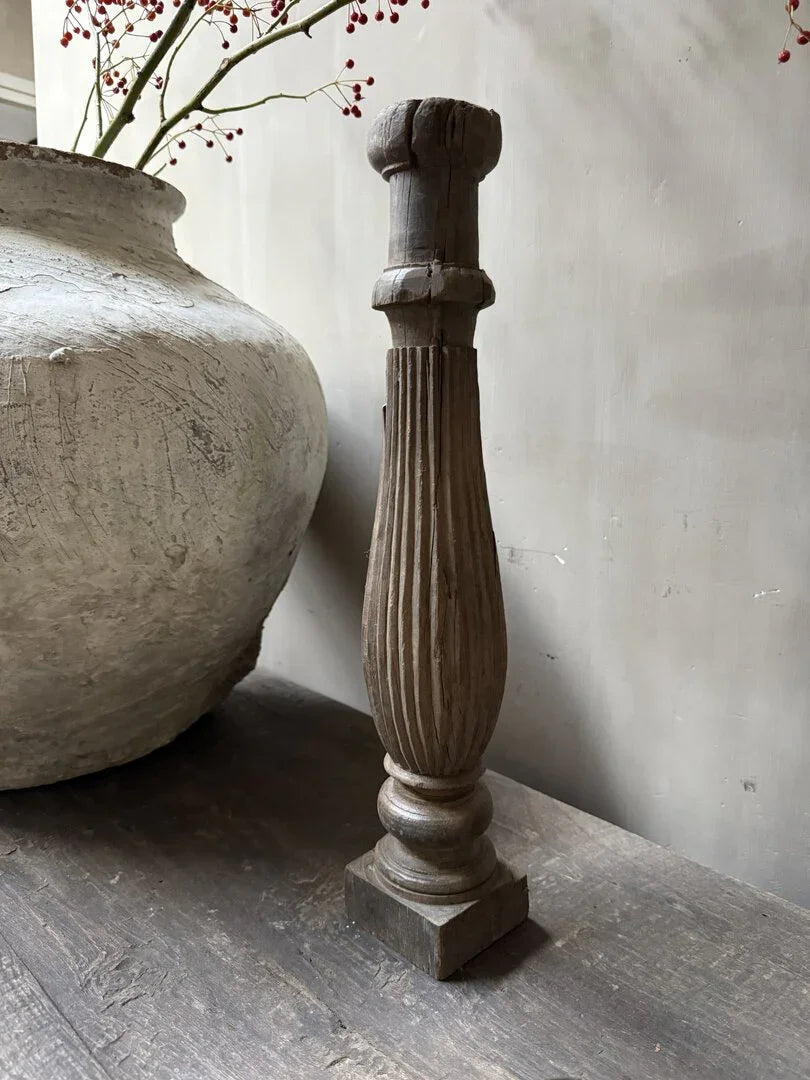 Handgemaakte houten baluster woonaccessoire, landelijk sober interieur, My Sober Home