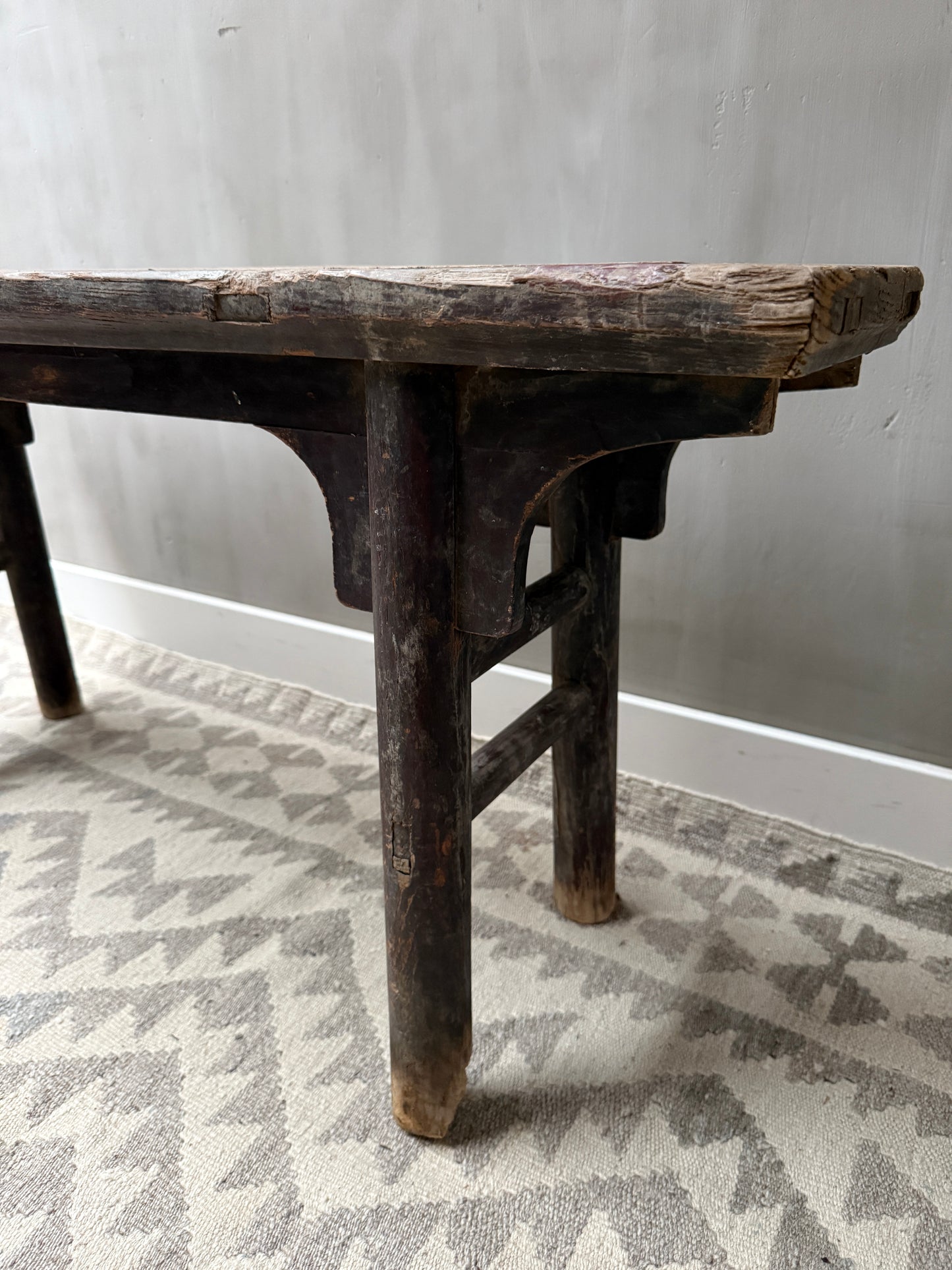 Authentiek houten bankje, handgemaakt, landelijk sober interieur, My Sober Home