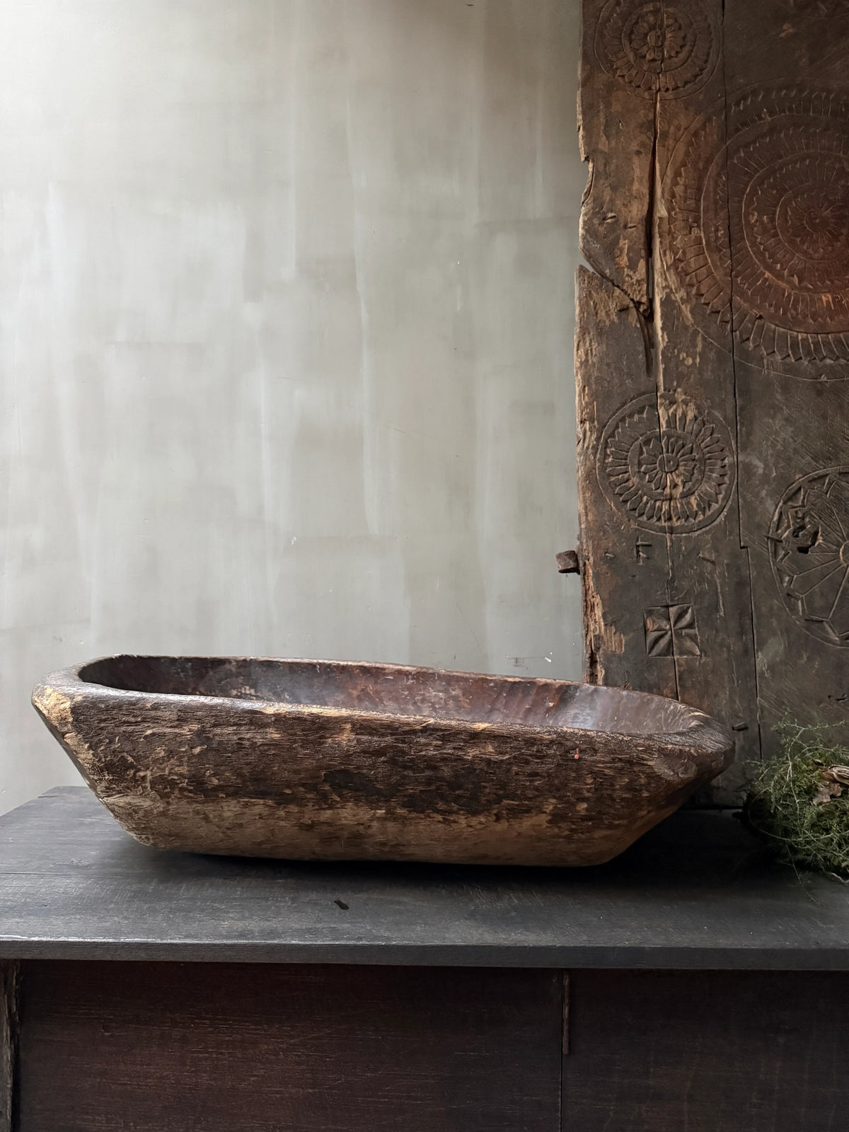 Uniek oud houten basin 70 × 45 × 20 cm met ronde bodem