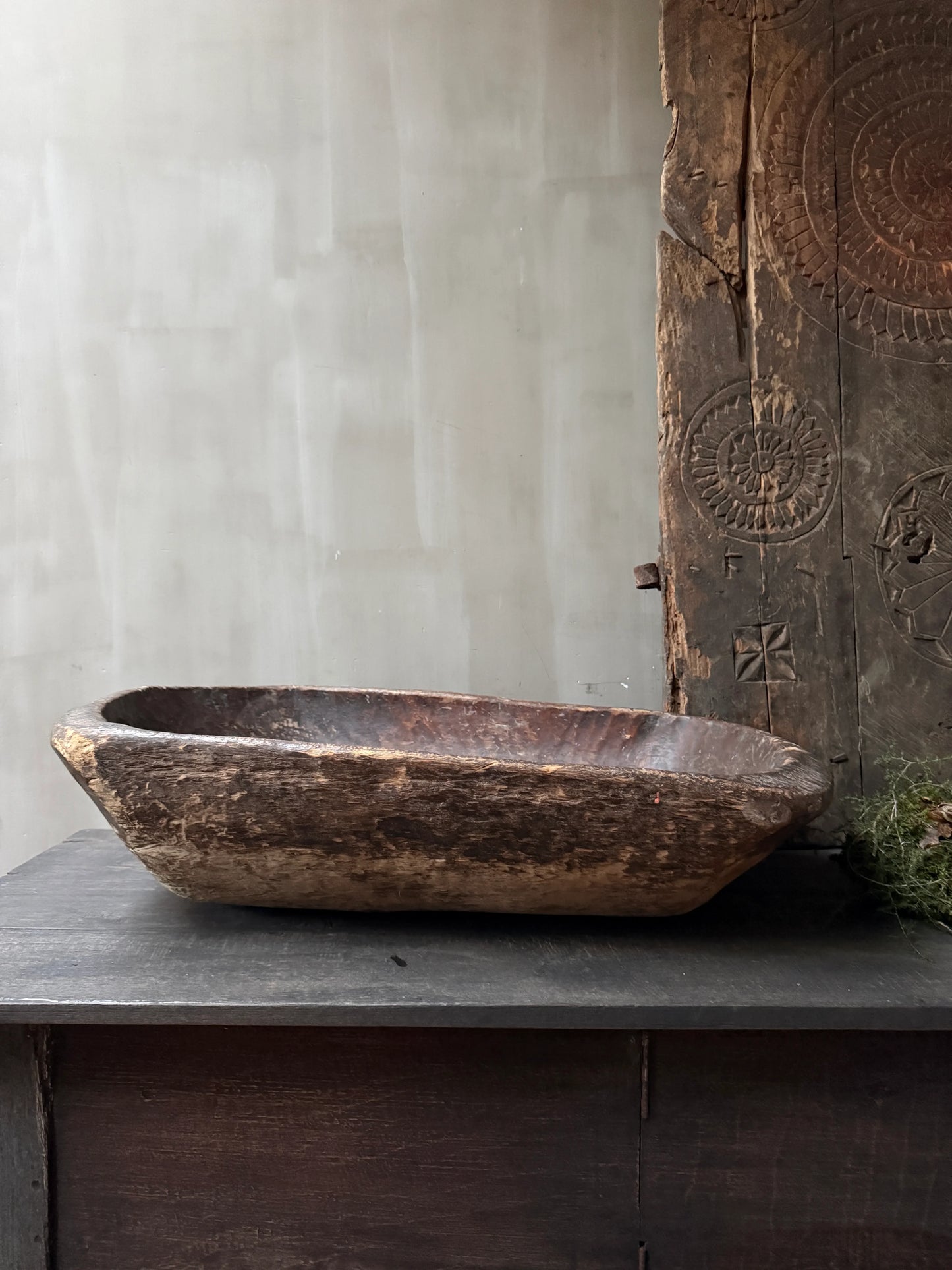 Uniek oud houten basin 70 × 45 × 20 cm met ronde bodem