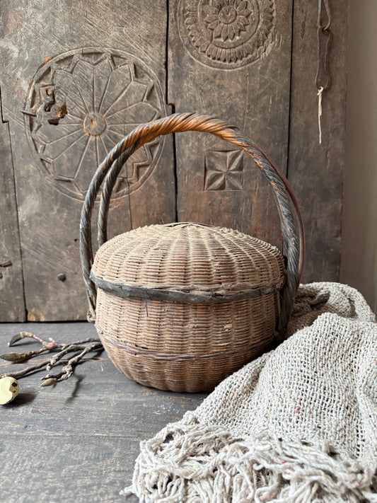 Traditionele Chinees draagmandje met deksel