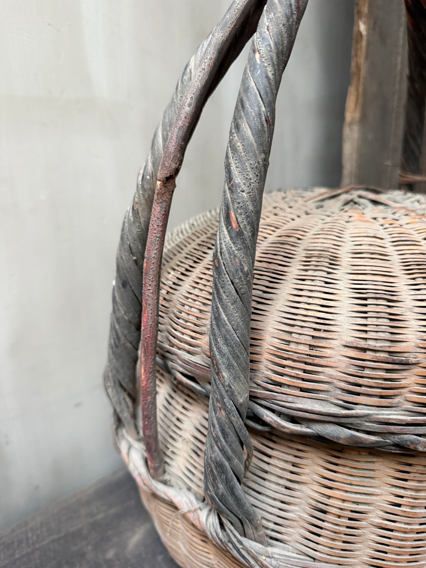 Chinese picking basket with handle
