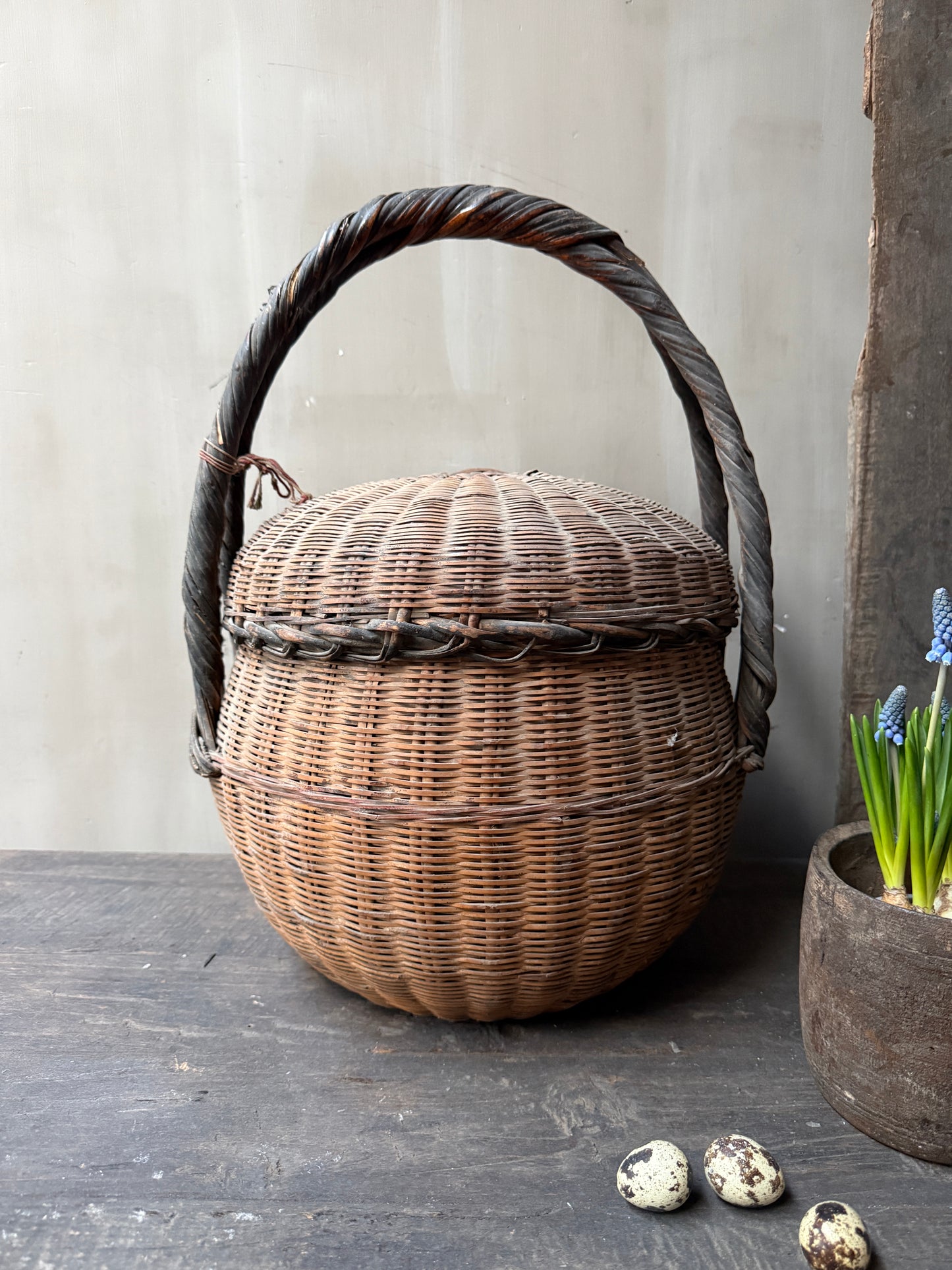 Chinese picking basket with handle