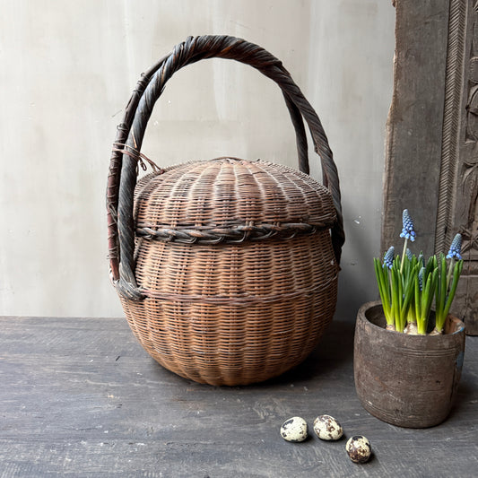 Traditionele Chinees draagmandje met deksel