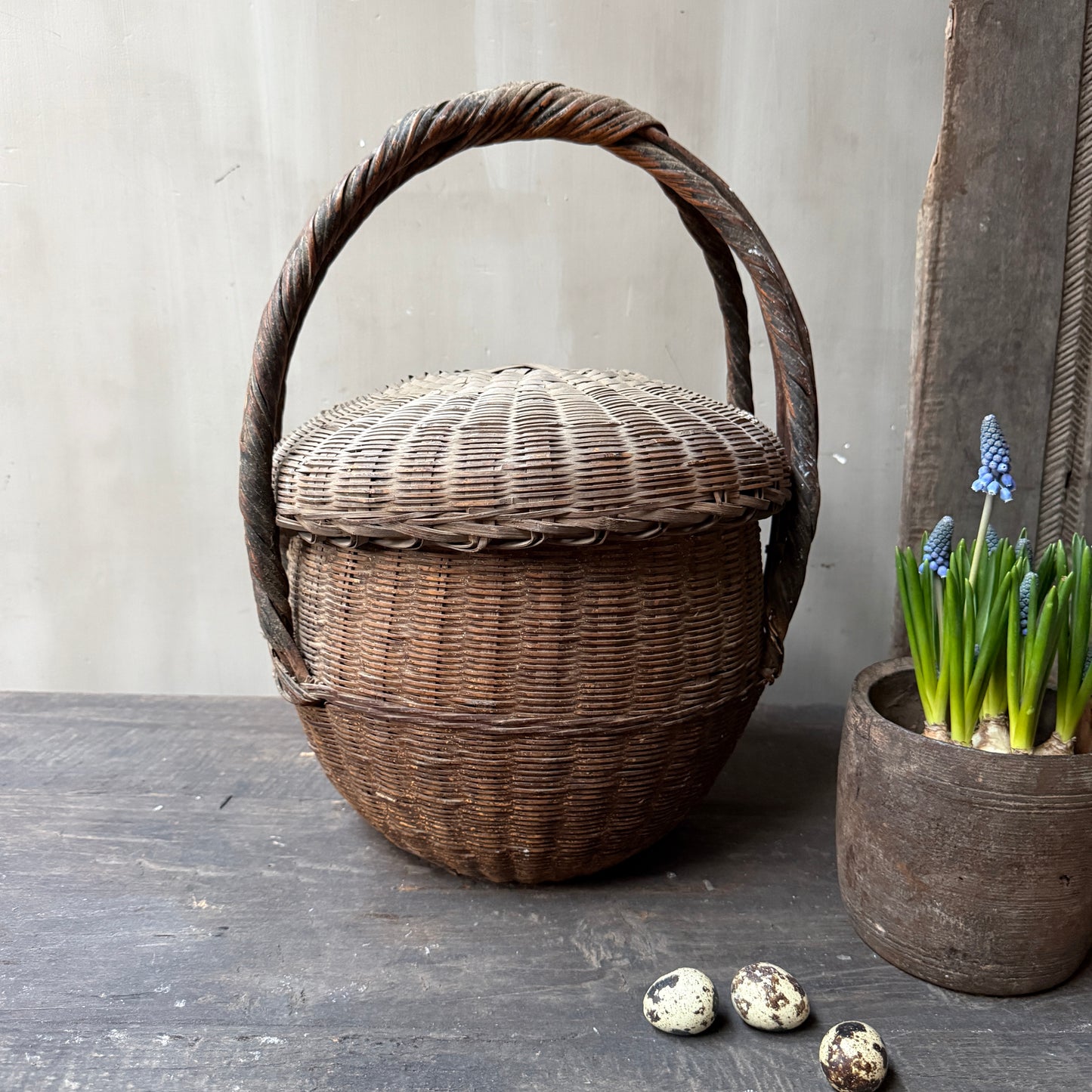 Chinese picking basket with handle