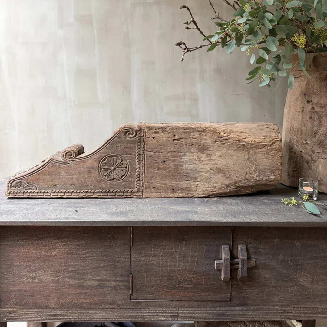 Altes Holzgebäudeornament 2