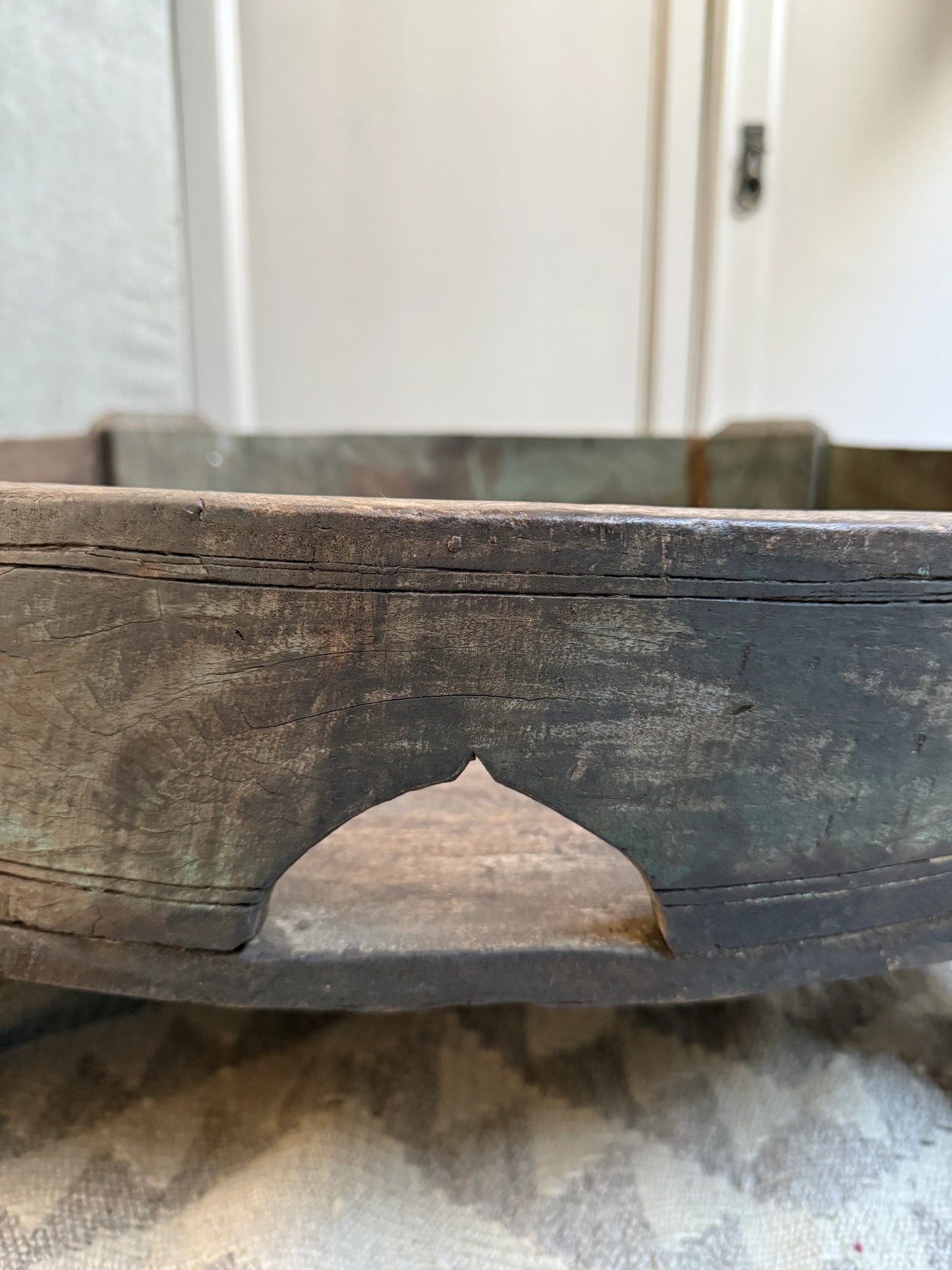 Authentieke handgemaakte houten schaal, sober en landelijk woonaccessoire, My Sober Home