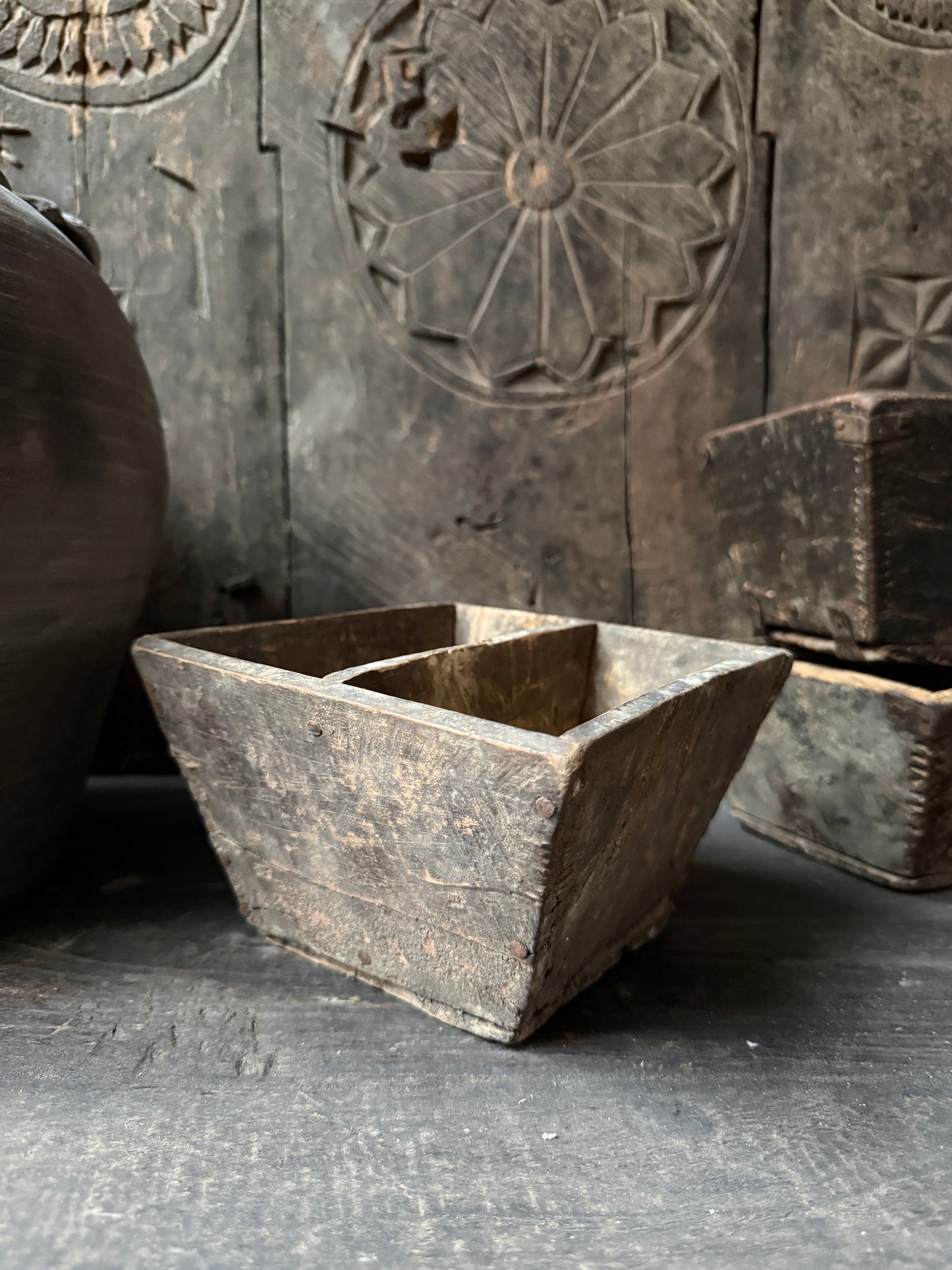 Authentiek, handgemaakt houten bakje in sobere landelijke stijl, My Sober Home woonaccessoire