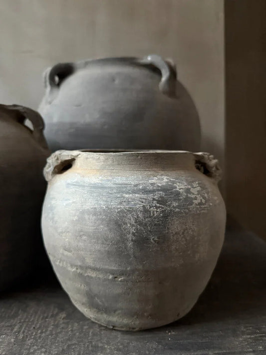 Authentieke handgemaakte Chinese kruik, sober grijs, landelijke woonaccessoire decoratie