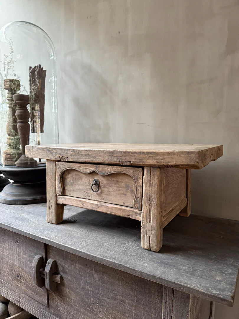 Oud Chinees tafeltje - My Sober Home