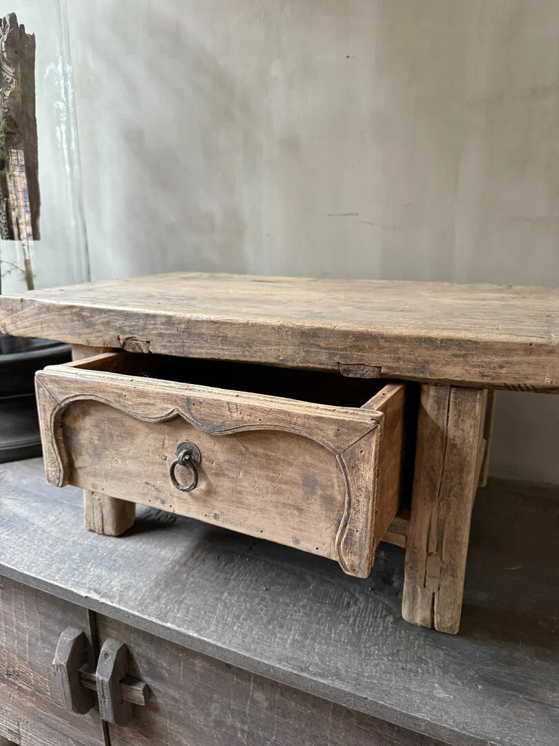 Oud Chinees tafeltje - My Sober Home