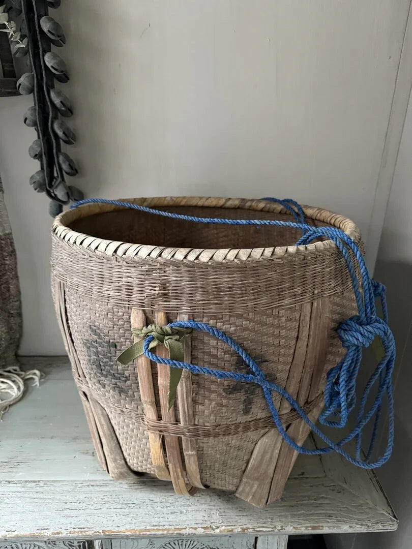 Antieke originele Aziatische mand - My Sober Home