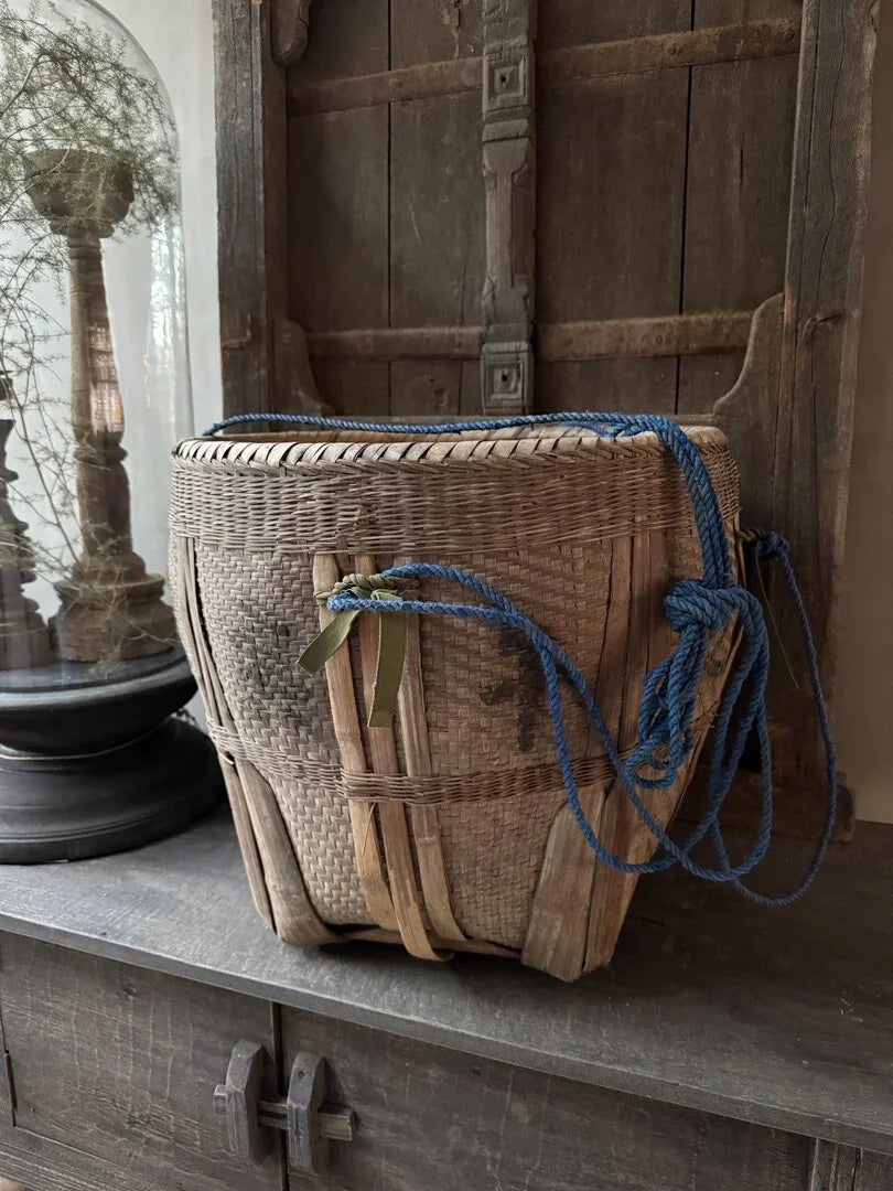 Antieke originele Aziatische mand - My Sober Home