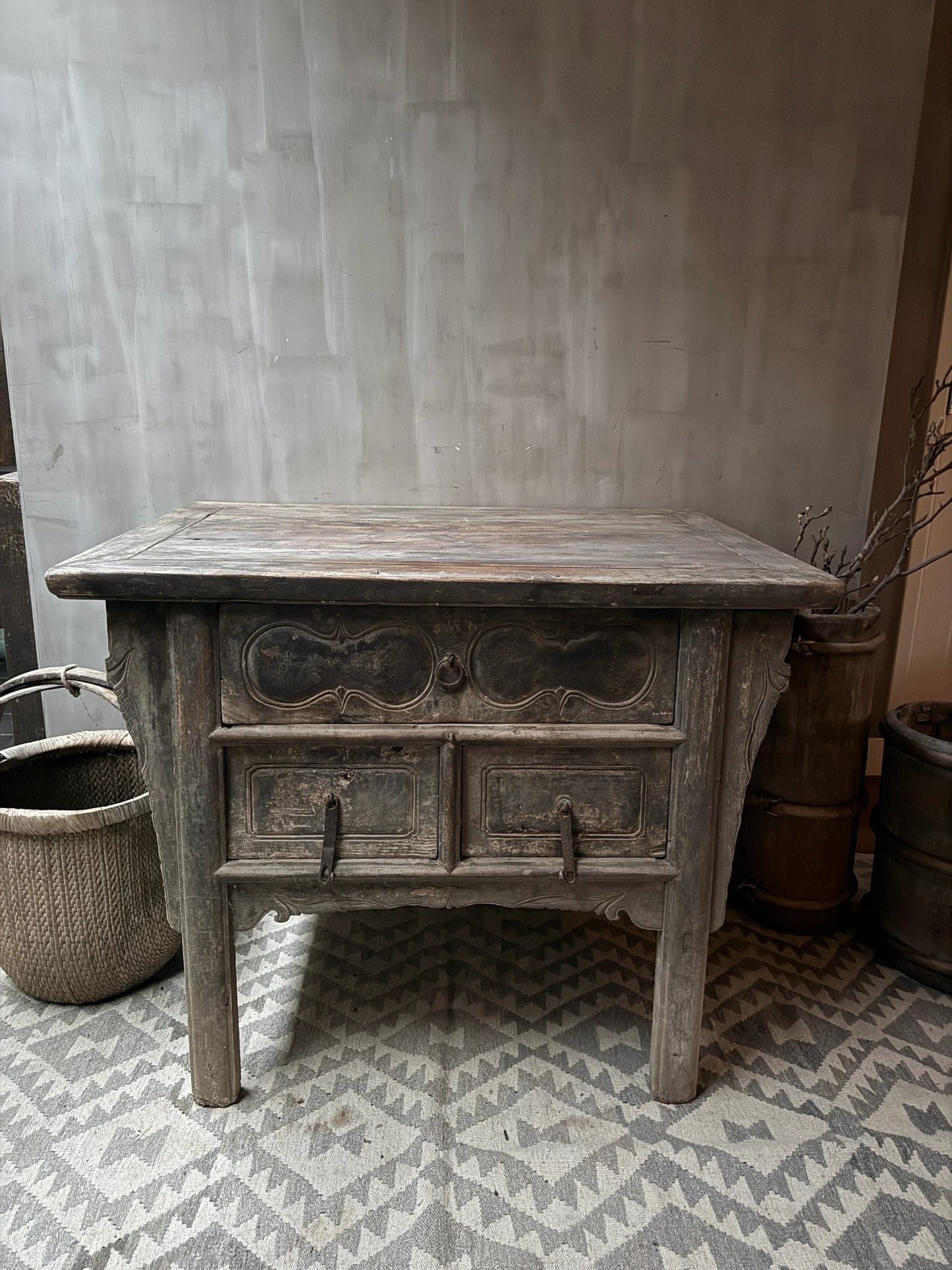 Authentieke Chinese wandtafel van hout in sobere landelijke stijl, My Sober Home woonaccessoire