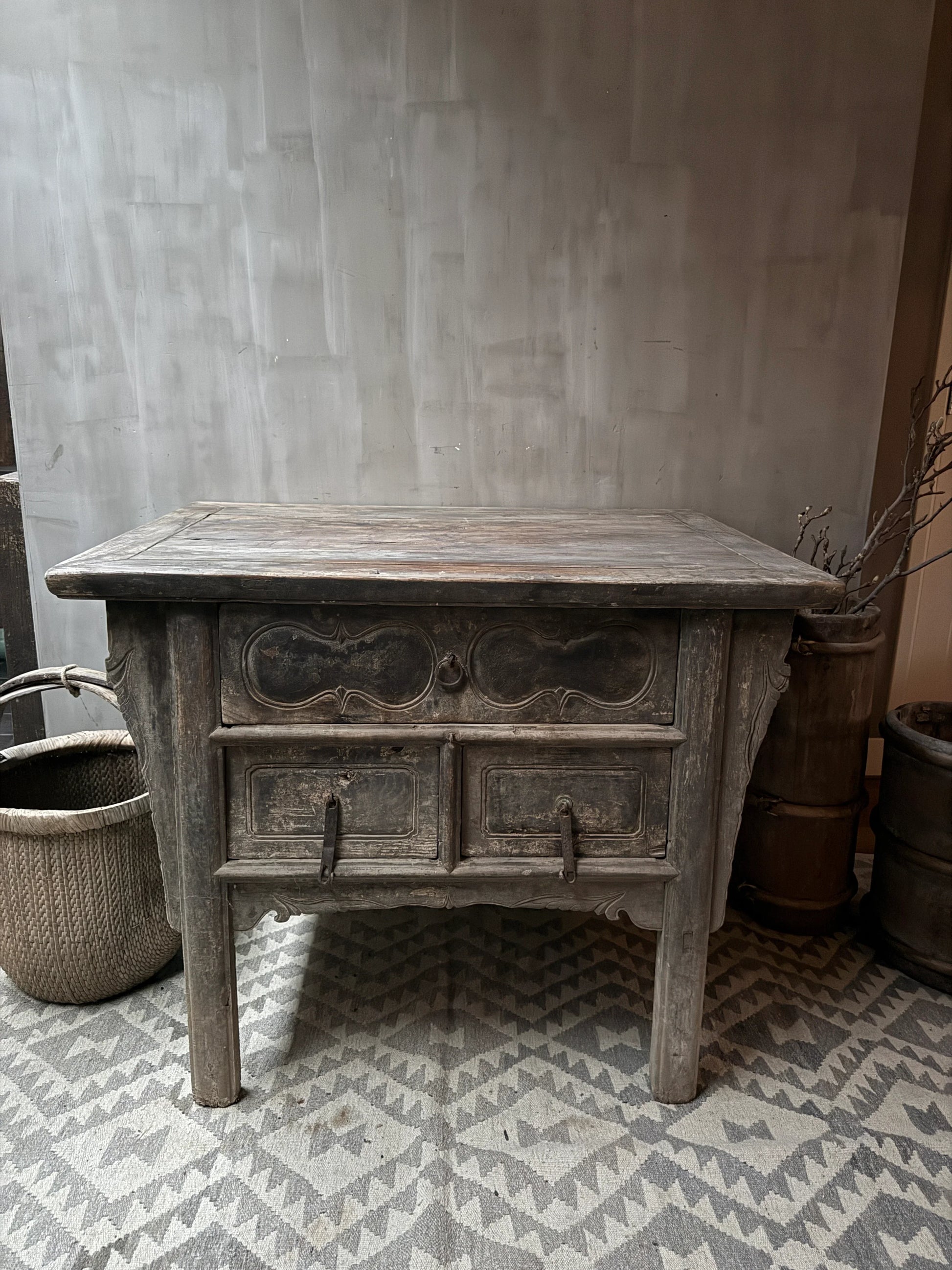 Authentieke Chinese wandtafel van hout in sobere landelijke stijl, My Sober Home woonaccessoire