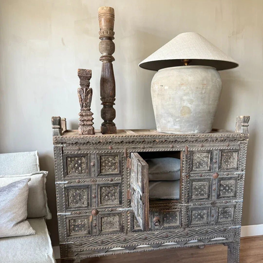 Antiker Damchiya-Schrank