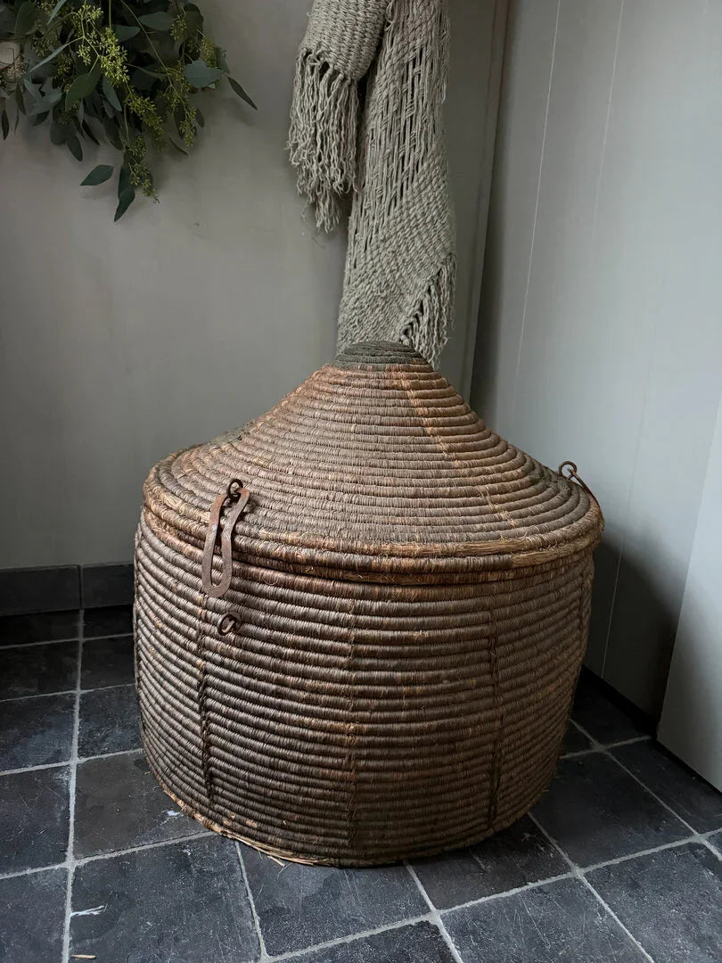 Oude originele mand / dessert basket - My Sober Home