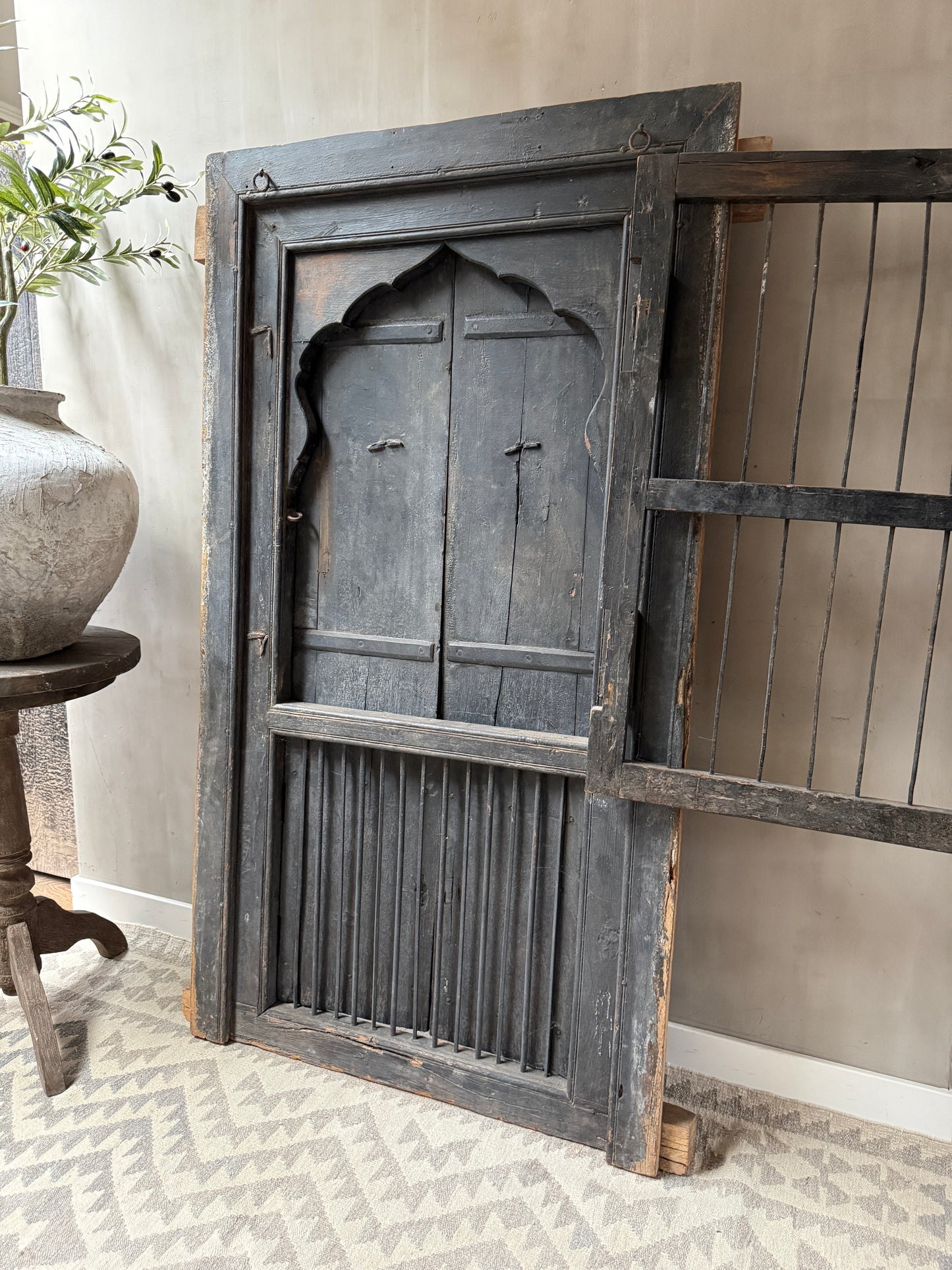 Authentiek unieke deurenset met tralies