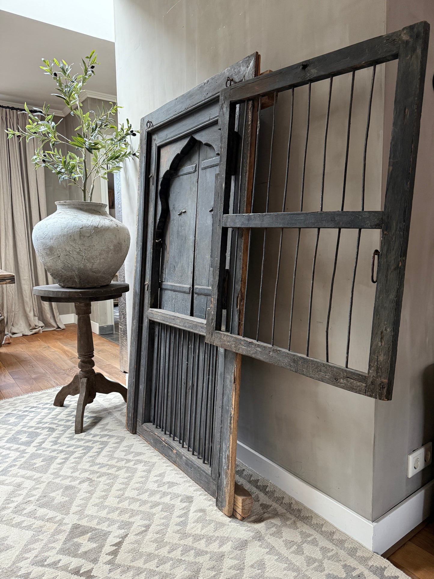 Authentiek unieke deurenset met tralies