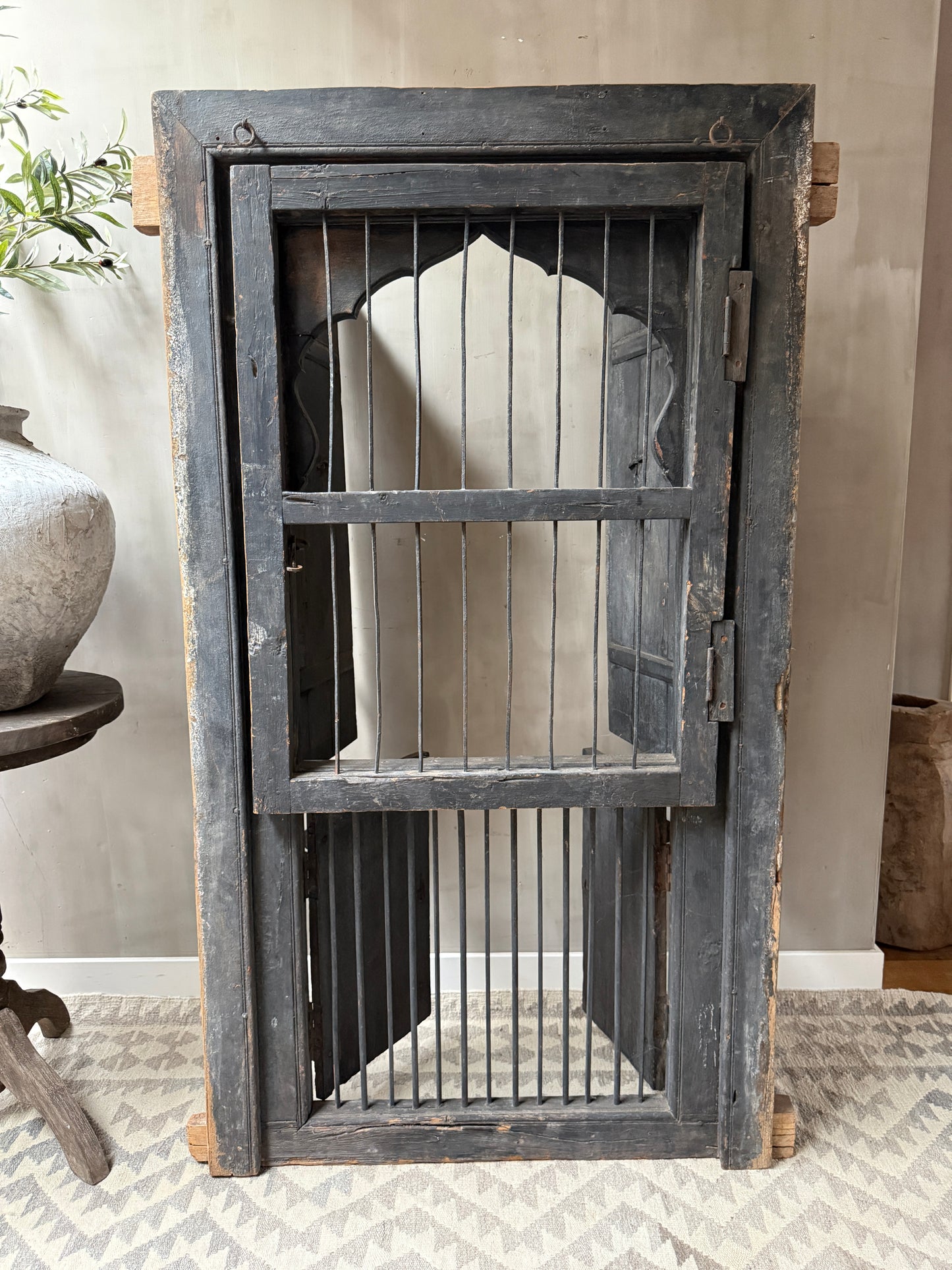 Authentiek unieke deurenset met tralies