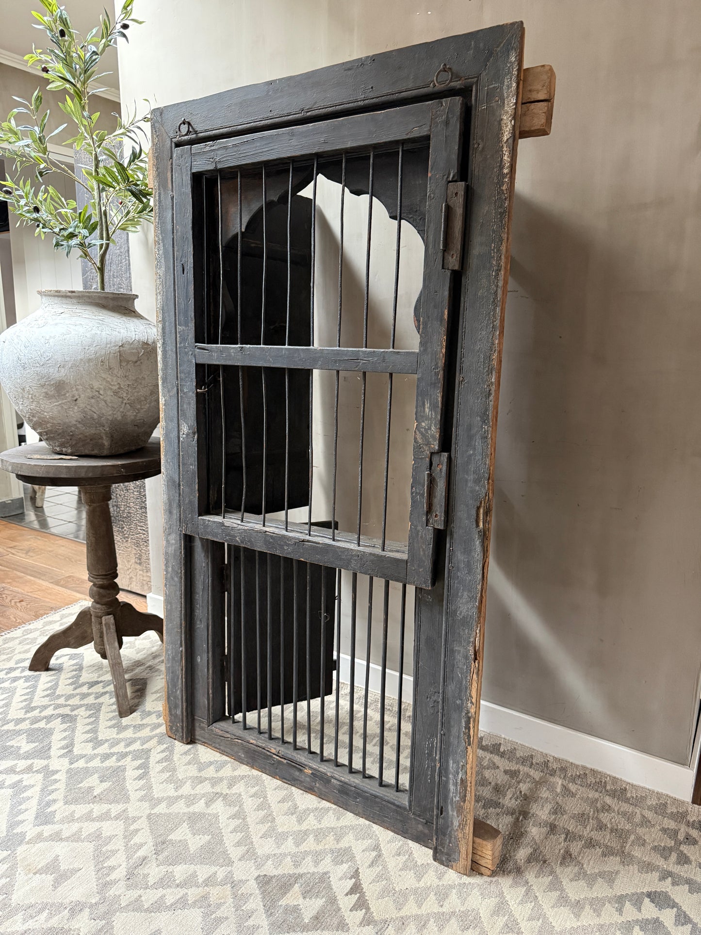 Authentiek unieke deurenset met tralies