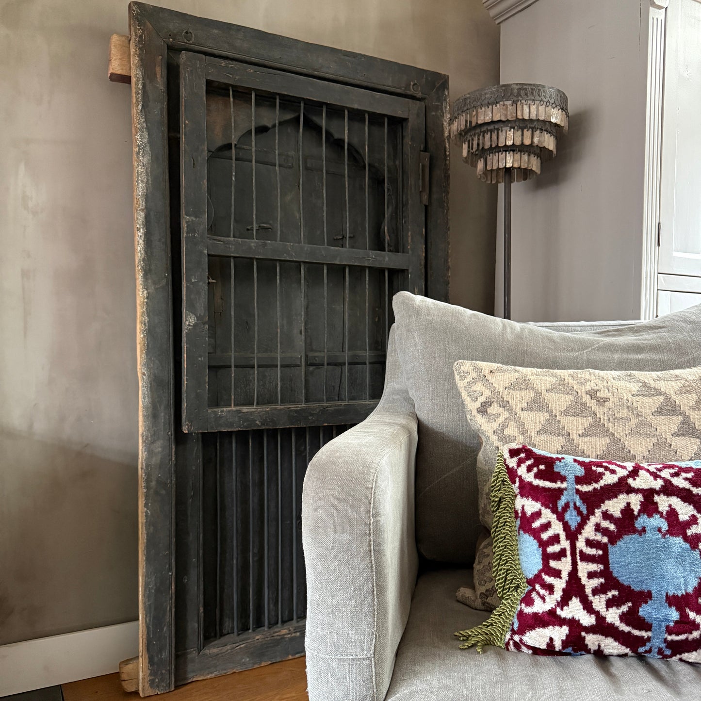 Authentiek unieke deurenset met tralies