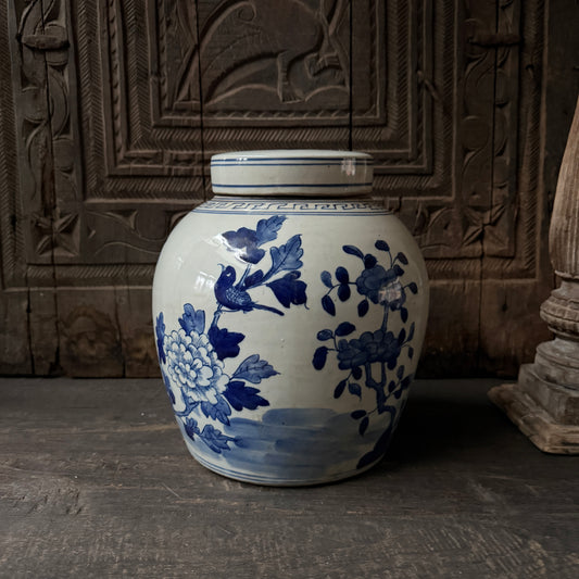 Antique Chinese ginger jar with lid