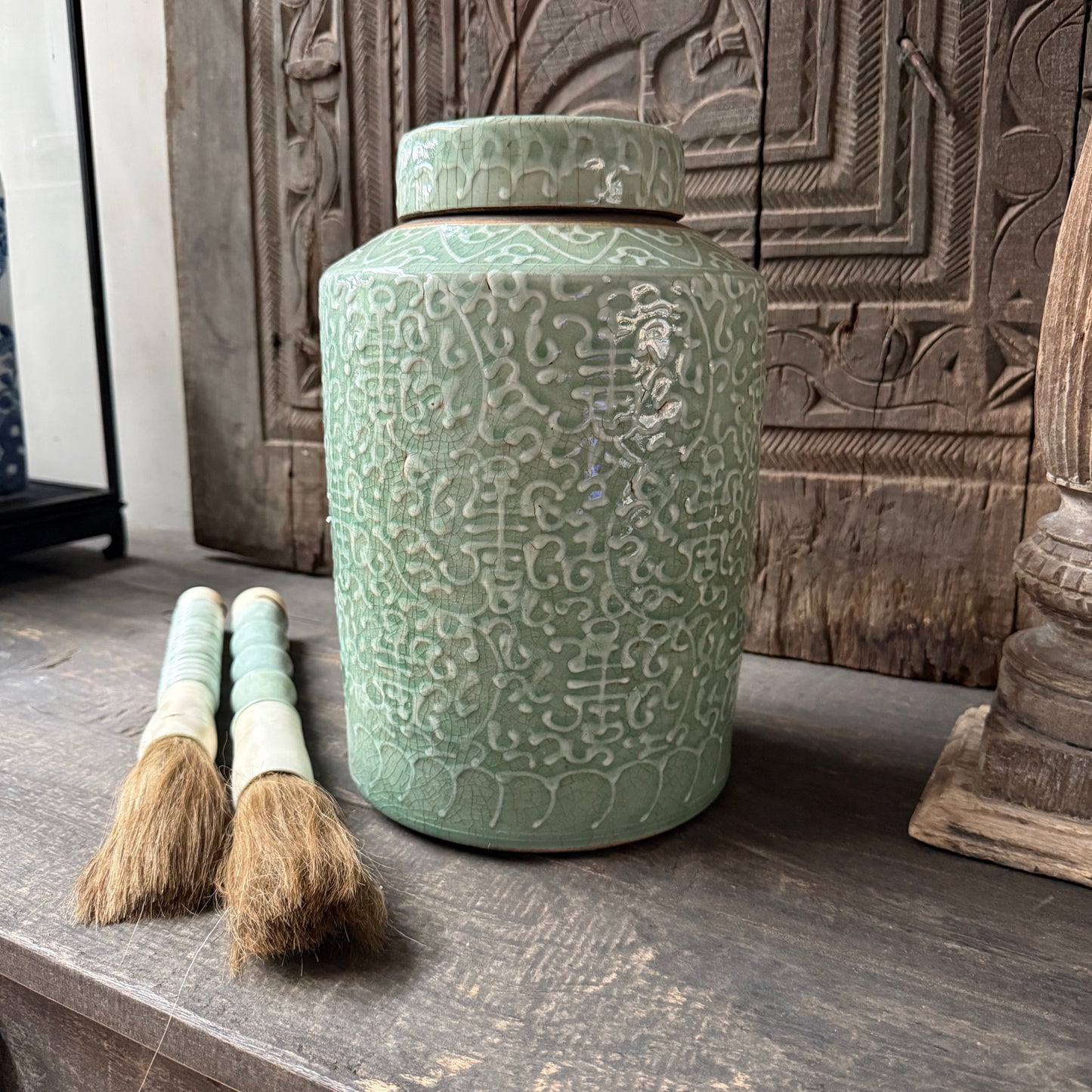 Chinesische Reliefkanne mit Deckel